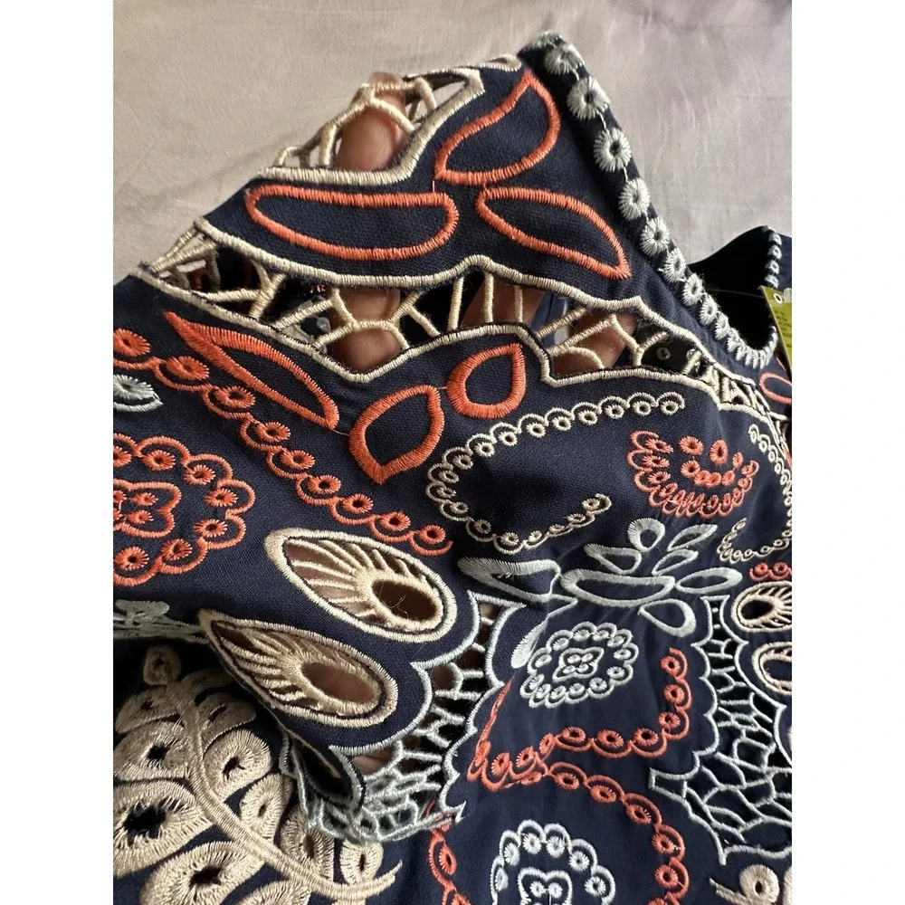 Gianni Bini‎ Embroidered Cut Out Top Small Navy Blue Boho Floral Leaf Scalloped